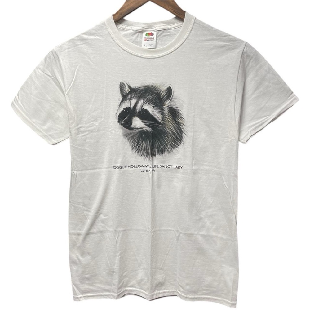 wildlife sanctuary Lorton Virginia vintage 90s 2000 Raccoon graphic T-shirt